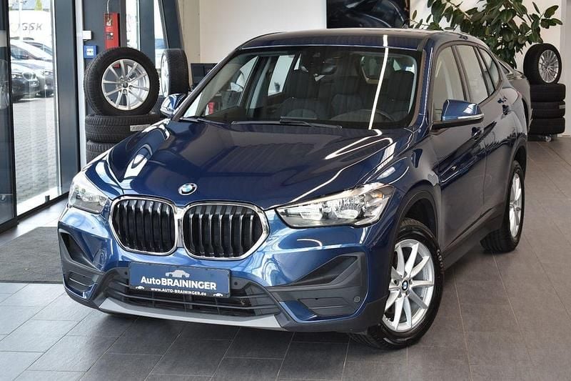 Blau Gebraucht 2020 BMW X1 SUV | 21.980 € (Guter Preis) - Bild 1/4