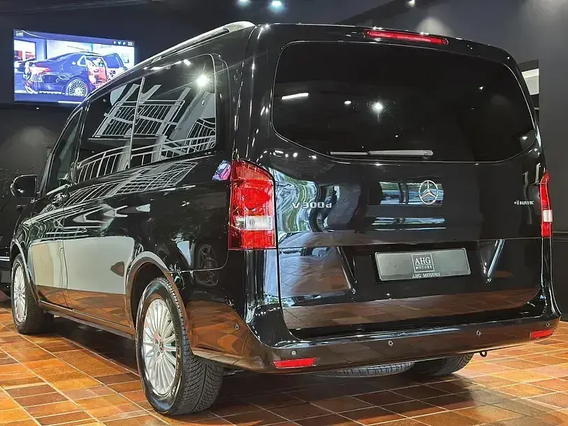Gebraucht Mercedes V300 239 PS (175 kW) 2020 Schwarz Van / Kleinbus