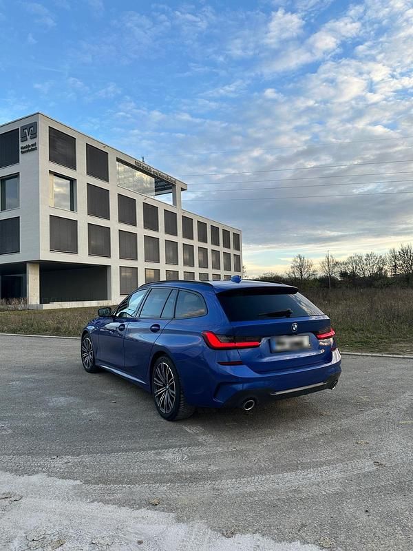 Gebraucht BMW 320 190 PS (139 kW) 2020 Blau Kombi