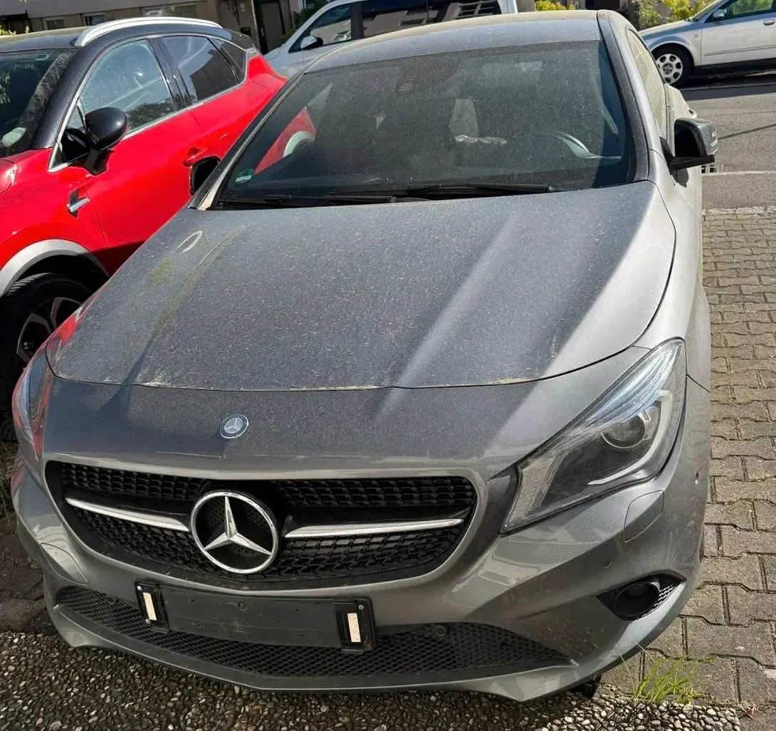 Gebraucht Mercedes CLA180 122 PS (89 kW) 2014 Schwarz Limousine