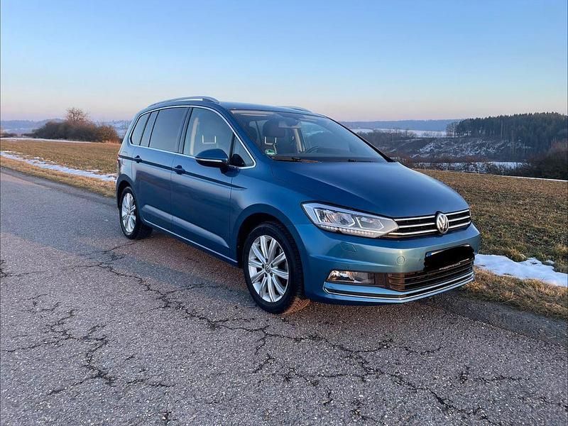 Gebraucht VW Touran Highline 150 PS (110 kW) 2017 Blau Van / Kleinbus