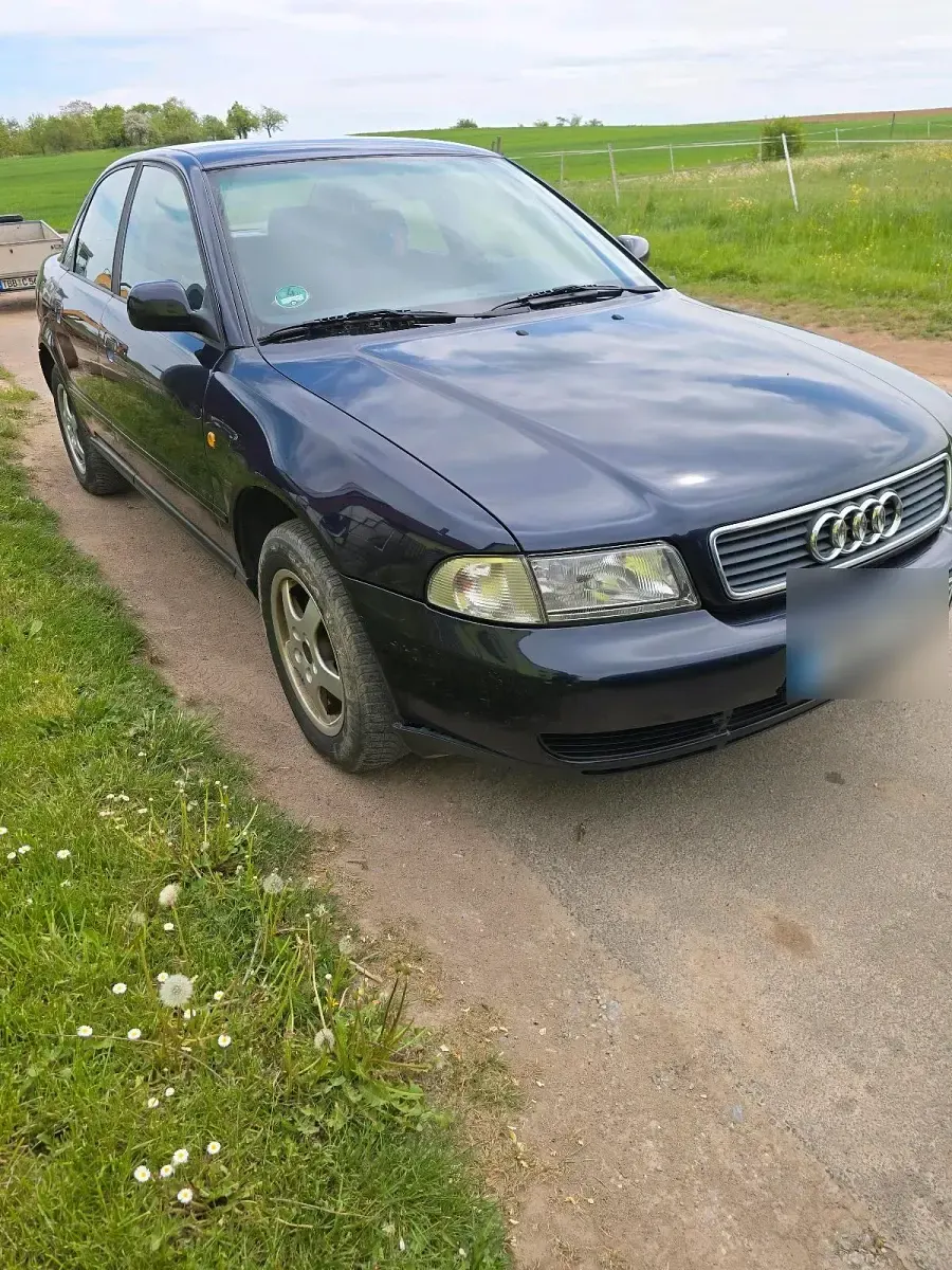 Brugt Audi A4 101 HK (74 kW) 1997 Blå Sedan