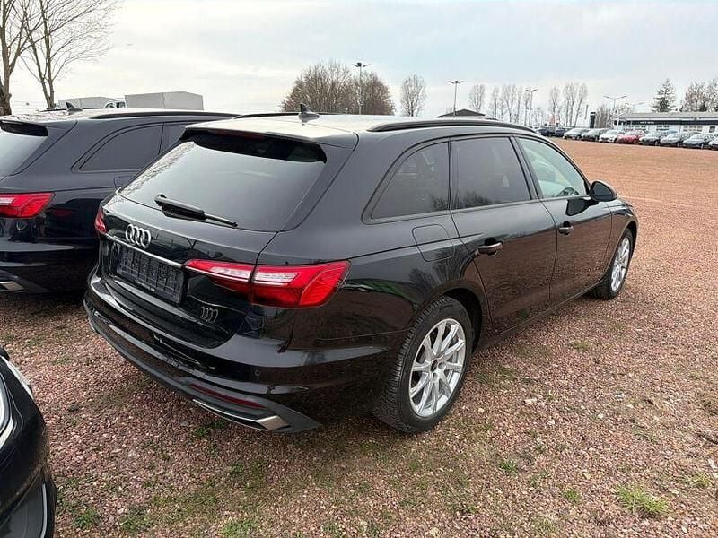 Gebraucht Audi A4 Comfort 150 PS (110 kW) 2022 Mythosschwarz metallic Kombi