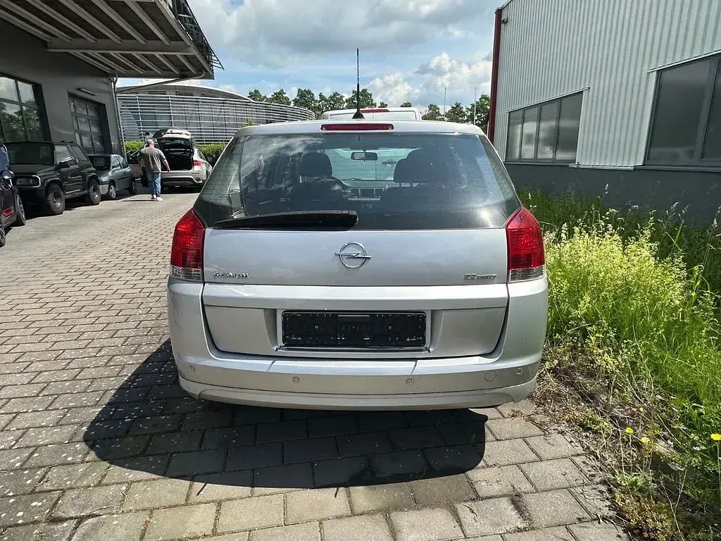 Gebraucht Opel Signum Edition 155 PS (114 kW) 2005 Silber Kleinwagen