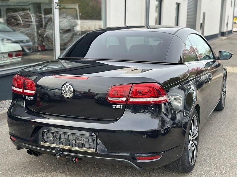 Second-hand VW Eos Basis 160 CP (117 kW) 2013 Negru Cabrio