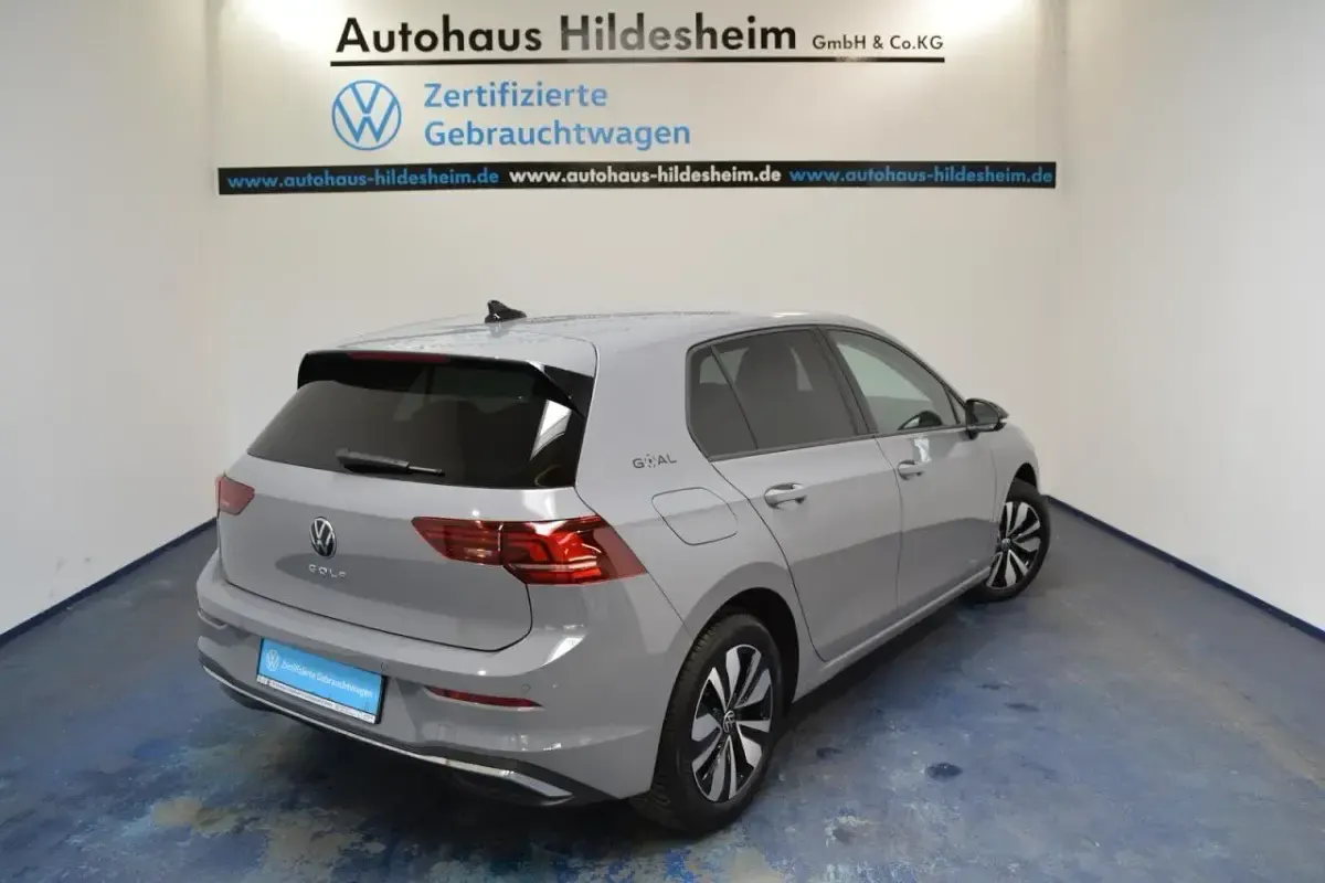 Gebraucht VW Golf VIII Goal 116 PS (85 kW) 2025 Grau Limousine