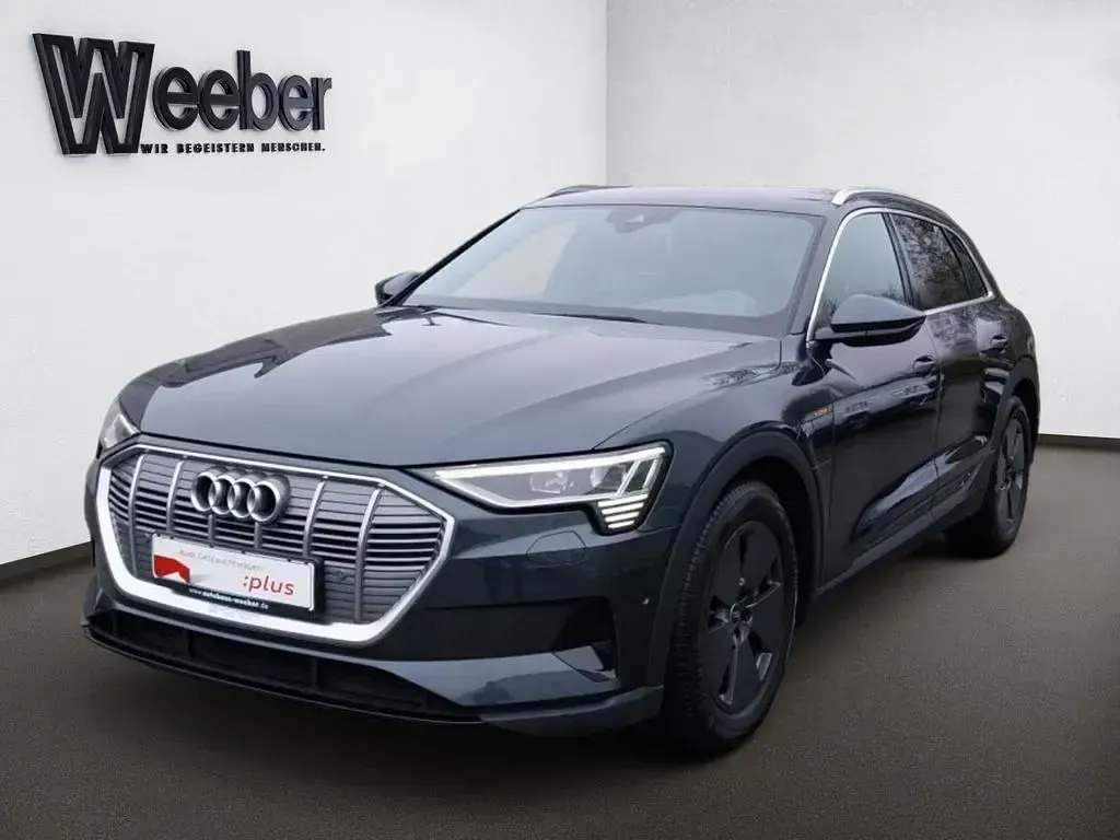 Gebraucht Audi e-tron Ambiente 300 kW (408 PS) 2023 Manhattangrau (metallic) SUV