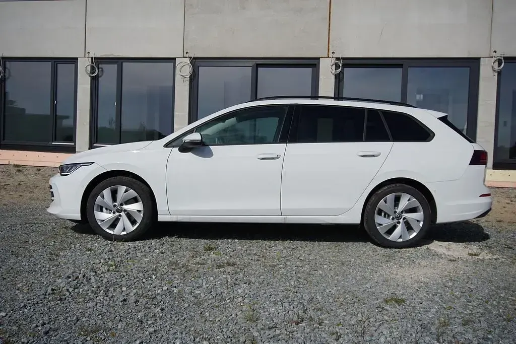 Nowe VW Golf VIII 150 KM (110 kW) 2026 Biały Kombi