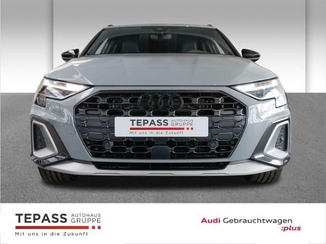 Gebraucht Audi A3 Sport 150 PS (110 kW) 2024 Grau Limousine