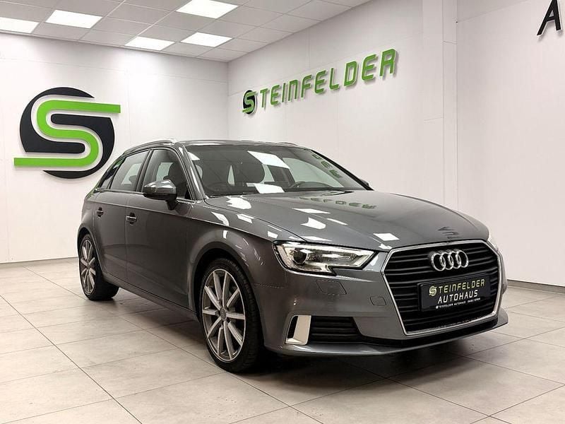 Gebraucht Audi A3 Sport 116 PS (85 kW) 2019 Grau Limousine