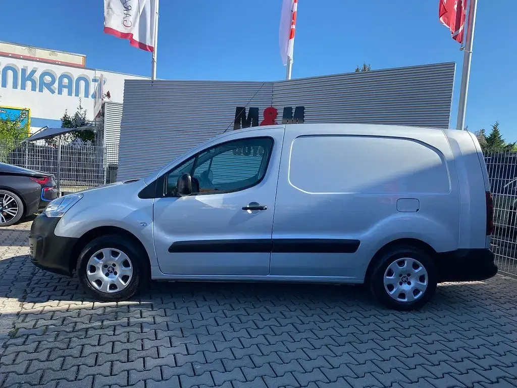 Gebraucht Peugeot Partner Comfort plus 99 PS (72 kW) 2015 Silber Van / Kleinbus