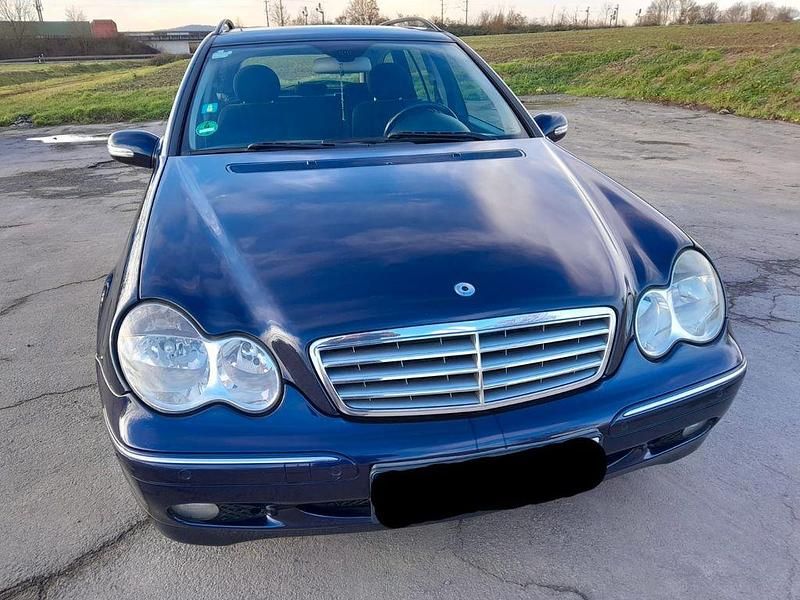 Gebraucht Mercedes C220 150 PS (110 kW) 2005 Blau Limousine