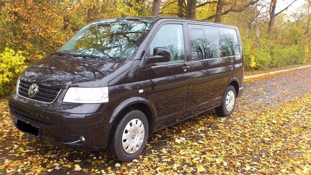 Schwarz metallic Gebraucht 2005 VW T5 Trendline Van | 18.900 € - Bild 1/4
