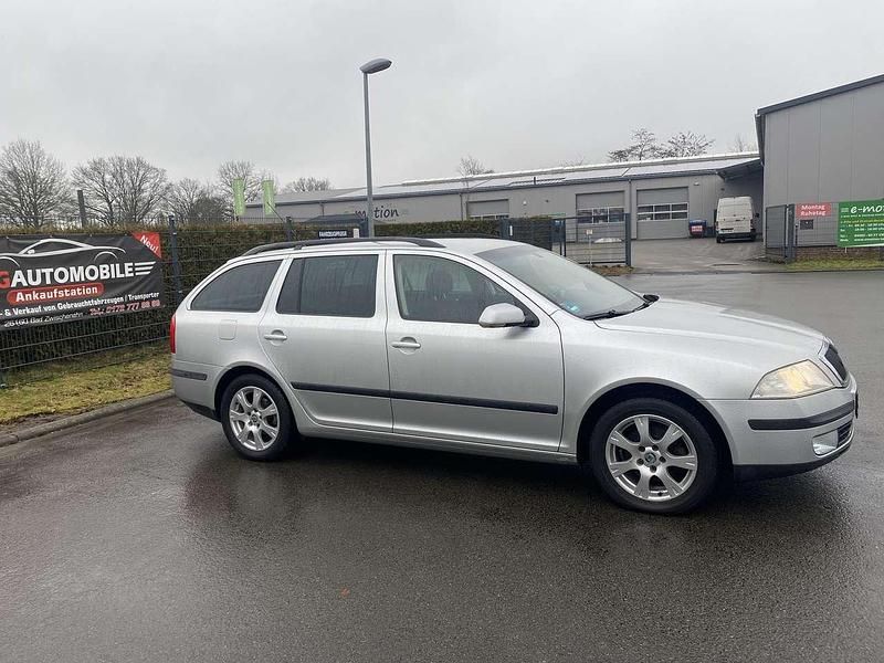 Gebraucht Skoda Octavia Elegance 105 PS (77 kW) 2008 Diamantsilber metallic Kombi