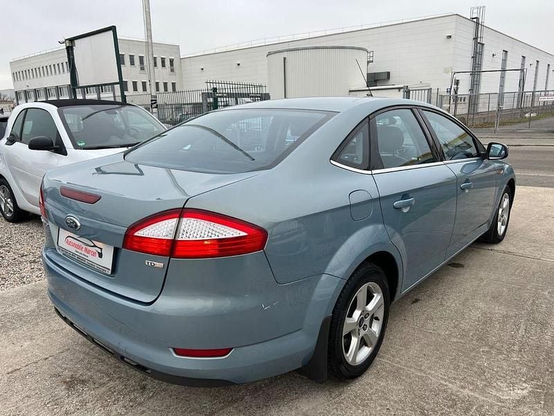 Gebraucht Ford Mondeo Titanium 175 PS (128 kW) 2010 Blau Limousine