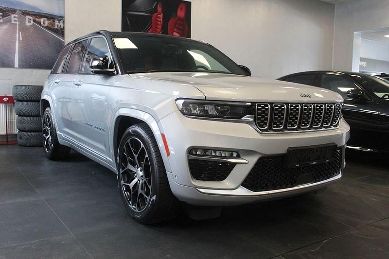 Neu Jeep Grand Cherokee Summit 272 PS (200 kW) 2026 Silber SUV