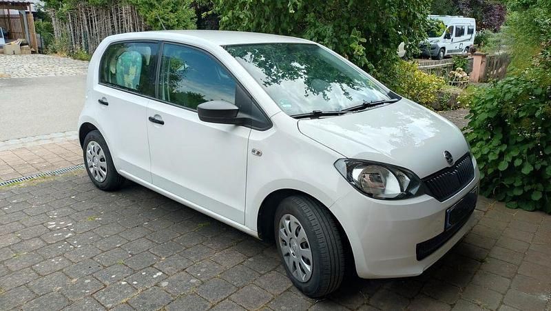 Weiß Gebraucht 2015 Skoda Citigo Active Kleinwagen | 5.000 € (Guter Preis) - Bild 1/4