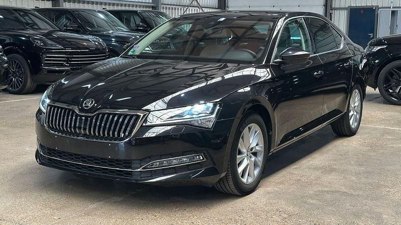 Schwarz Gebraucht 2021 Skoda Superb Style Van / Kleinbus | 20.700 € (Superpreis) - Bild 1/4