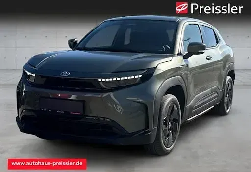 Neu Toyota Urban Cruiser 127 kW (174 PS) 2026 Grün SUV