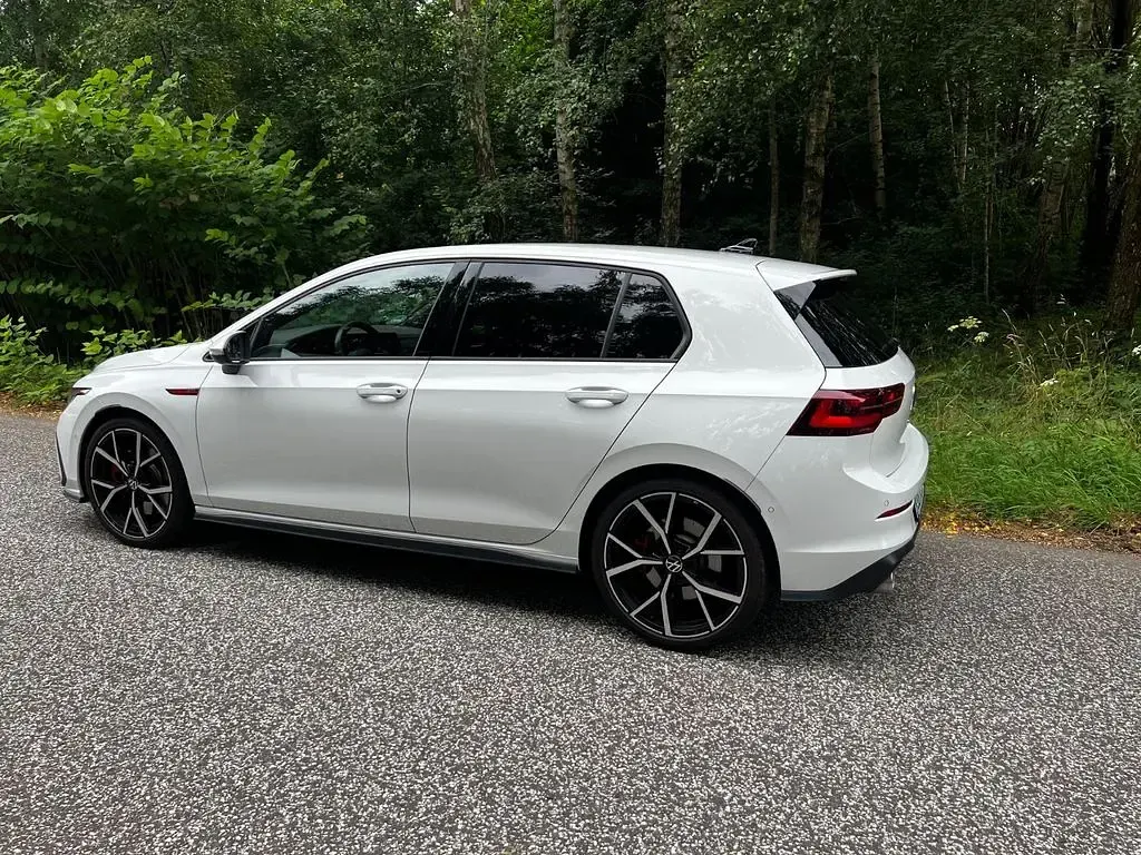 Gebraucht VW Golf VIII GTI 245 PS (180 kW) 2022 Weiß Limousine
