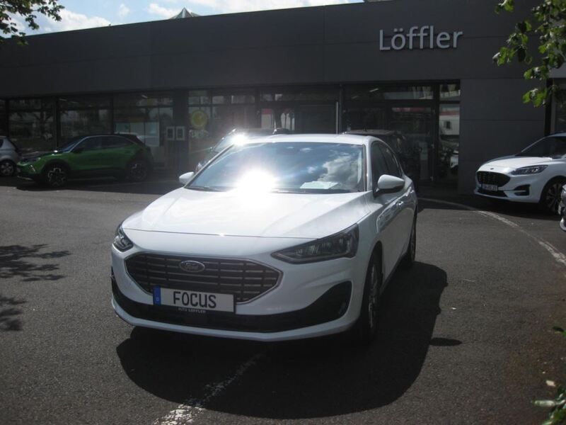 Gebraucht Ford Focus Titanium 125 PS (91 kW) 2023 Frostweiß Limousine