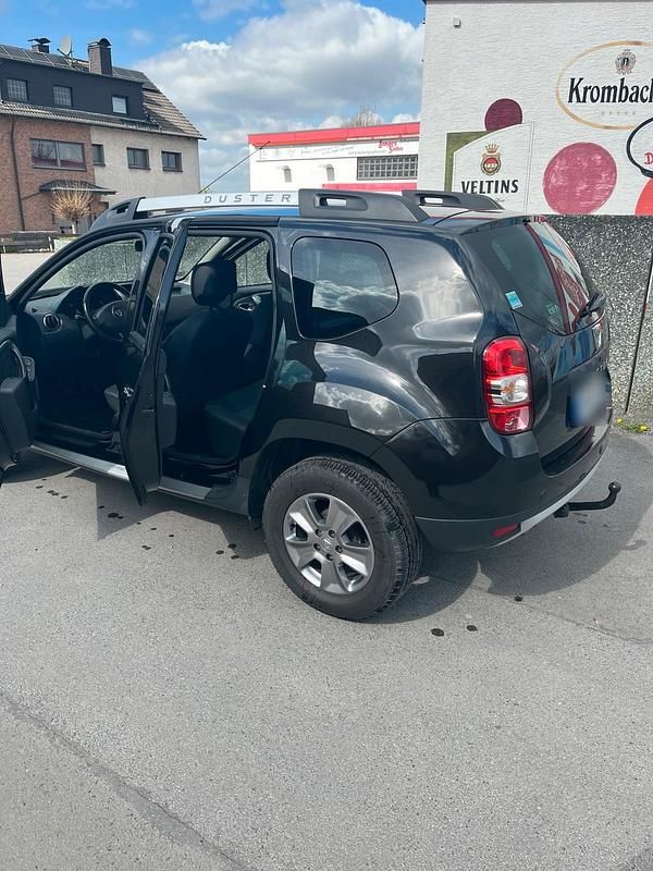Gebraucht Dacia Duster 105 PS (77 kW) 2014 Schwarz SUV