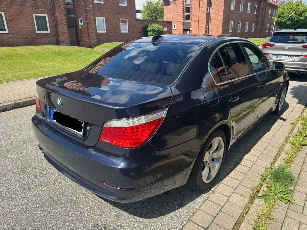 Gebraucht BMW 525 218 PS (160 kW) 2008 Blau Limousine