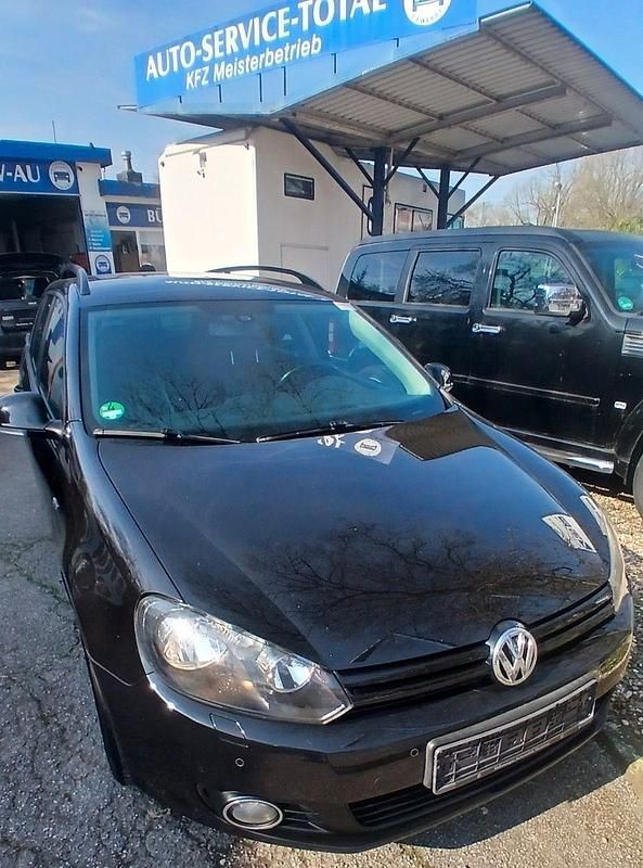 Gebraucht VW Golf VII Match 105 PS (77 kW) 2013 Schwarz Kombi