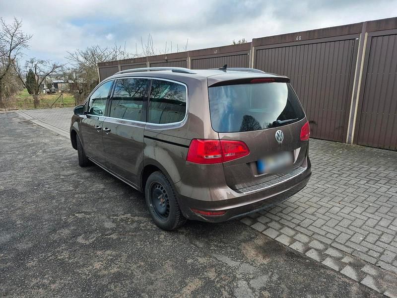 Gebraucht VW Sharan 170 PS (125 kW) 2011 Braun Van / Kleinbus