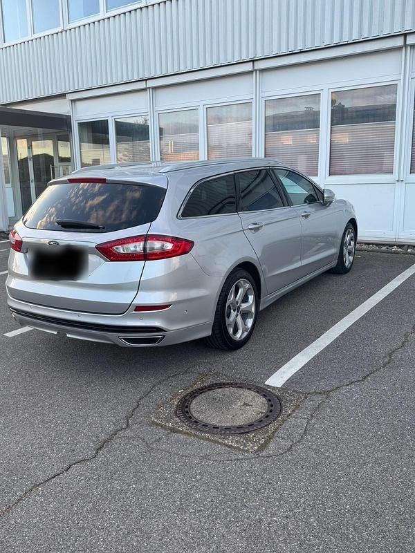 Gebraucht Ford Mondeo 179 PS (131 kW) 2015 Silber Kombi