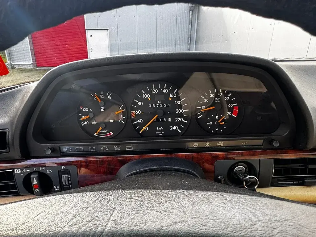 Gebraucht Mercedes 300 188 PS (138 kW) 1988 Blau Limousine