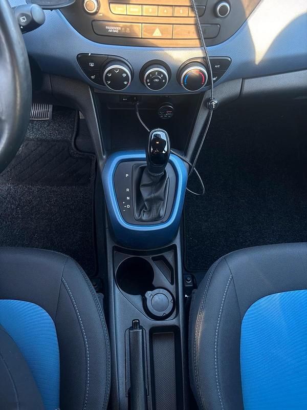 Gebraucht Hyundai i10 67 PS (49 kW) 2017 Schwarz Kleinwagen