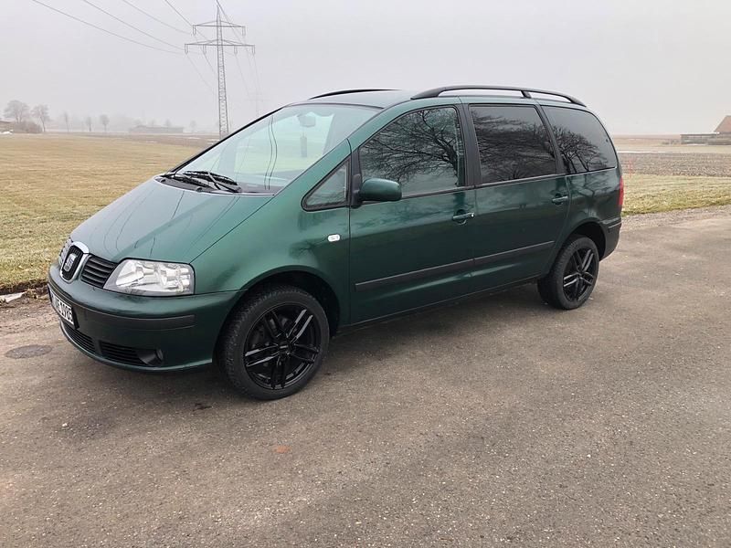 Grün Gebraucht 2001 Seat Alhambra Van / Kleinbus | 1.600 € (Fairer Preis) - Bild 1/4
