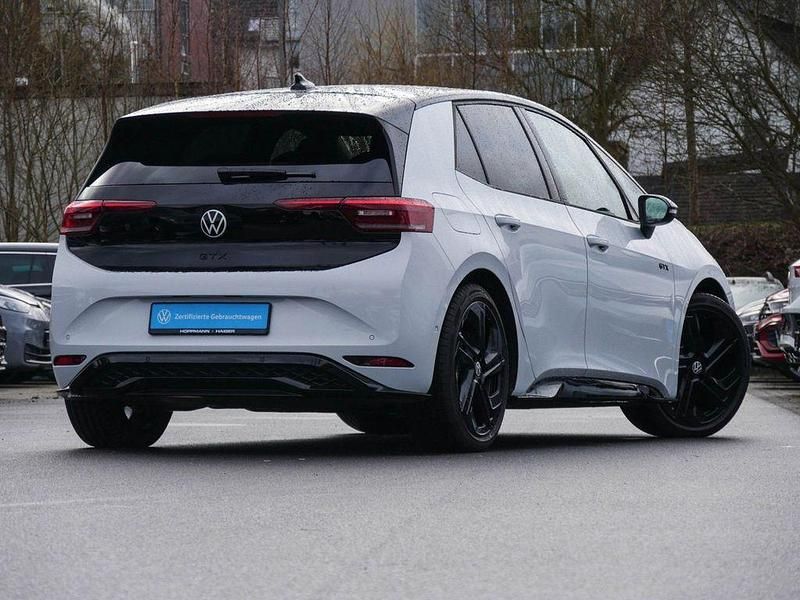 Gebraucht VW ID.3 GTX 210 kW (286 PS) 2025 Gletscherweiß metallic Kleinwagen