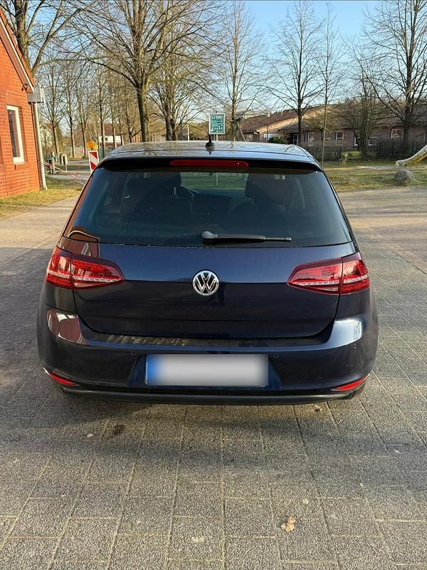 Gebraucht VW Golf VII LOUNGE 86 PS (63 kW) 2015 Blau Limousine