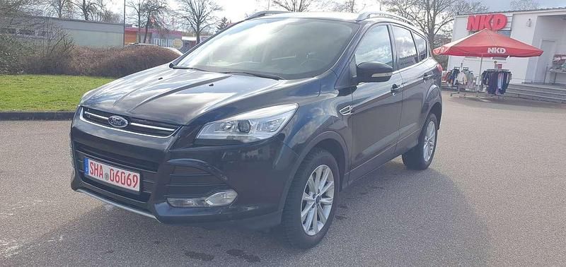 Pantherschwarz metallic Gebraucht 2015 Ford Kuga Titanium SUV | 7.799 € (Etwas zu teuer) - Bild 1/4