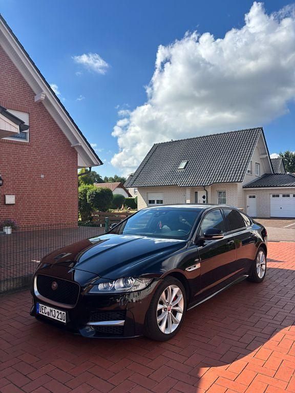 Schwarz Gebraucht 2016 Jaguar XF R-Sport Limousine | 10.000 € (Superpreis) - Bild 1/4