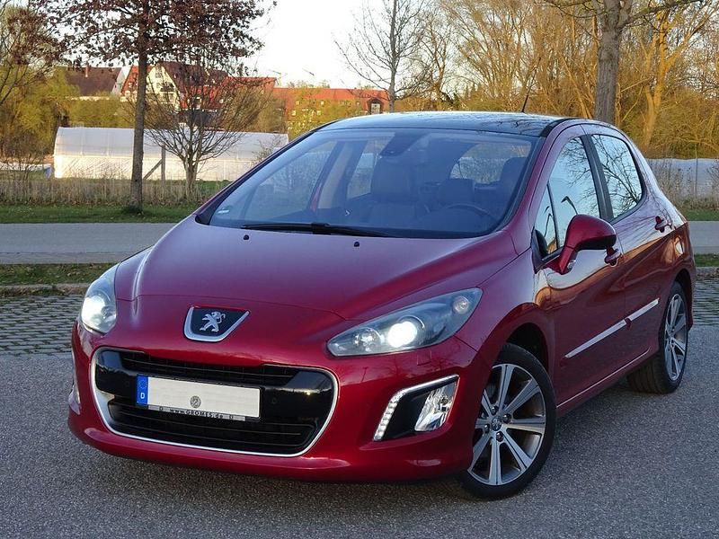 Gebraucht Peugeot 308 150 PS (110 kW) 2012 Rot Limousine
