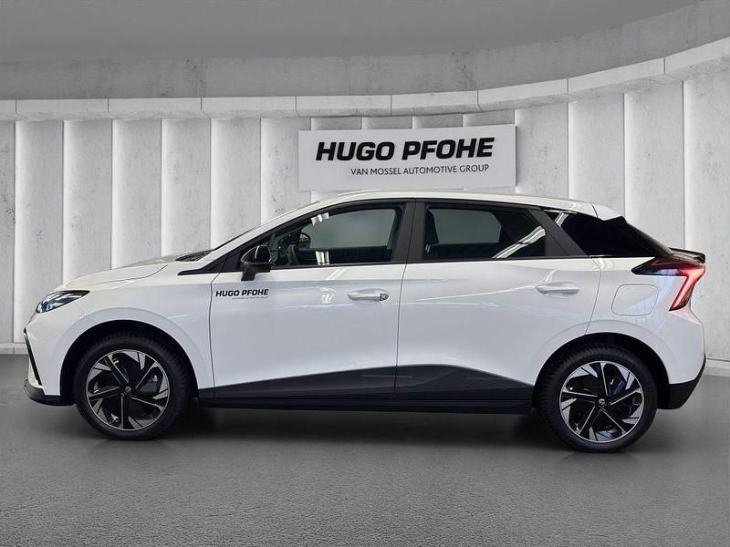 Gebraucht MG MG4 EV 125 kW (170 PS) 2025 Dover weiss uni Kleinwagen