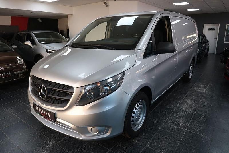 Gebraucht Mercedes Vito 163 PS (119 kW) 2015 Silber Van