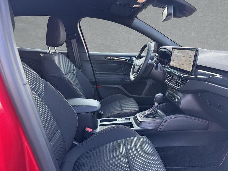 Gebraucht Ford Focus ST-Line X 155 PS (114 kW) 2025 Carbonized grey (metallic) Limousine