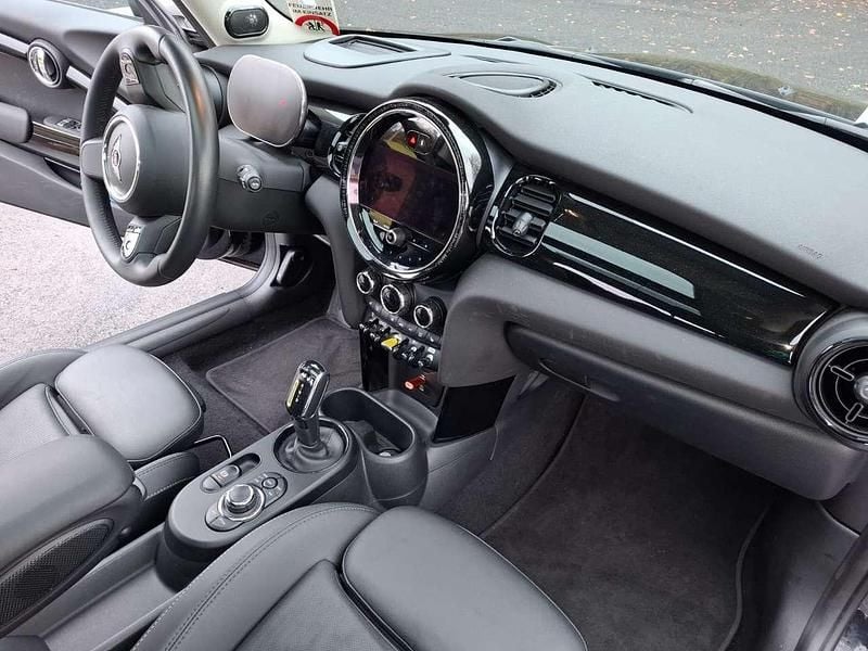 Gebraucht Mini Cooper SE 135 kW (184 PS) 2022 Schwarz Kleinwagen