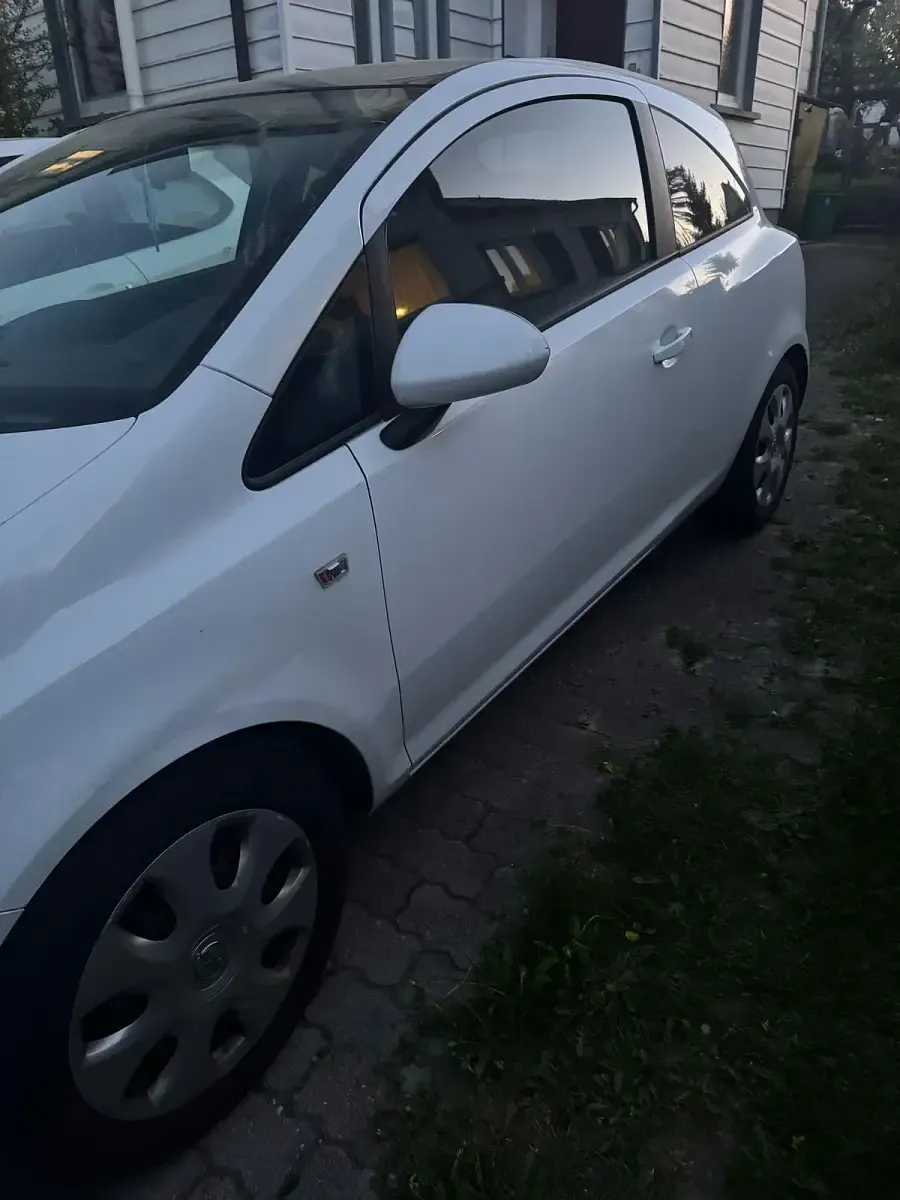Gebraucht Opel Corsa 87 PS (63 kW) 2010 Weiß Kleinwagen