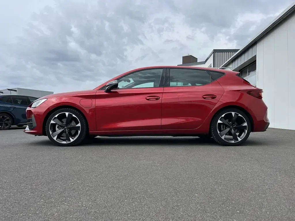 Gebraucht Cupra Leon 204 PS (150 kW) 2022 Rot Limousine