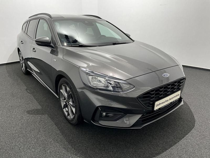 Gebraucht Ford Focus ST-Line X 155 PS (114 kW) 2021 Grau Limousine