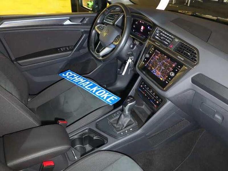 Gebraucht VW Tiguan Elegance 150 PS (110 kW) 2022 Deep black pearlescent (metallic) SUV