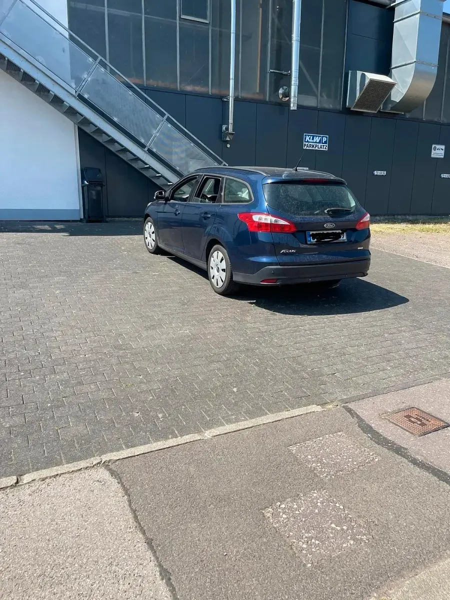 Gebraucht Ford Focus 115 PS (84 kW) 2012 Blau Kombi