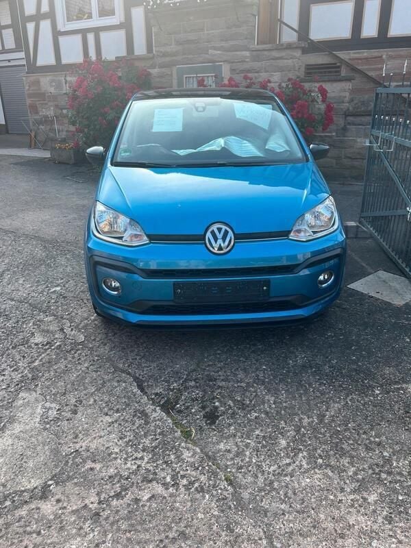 Blau Gebraucht 2017 VW up! Sound Kleinwagen | 11.000 € (Etwas zu teuer) - Bild 1/4