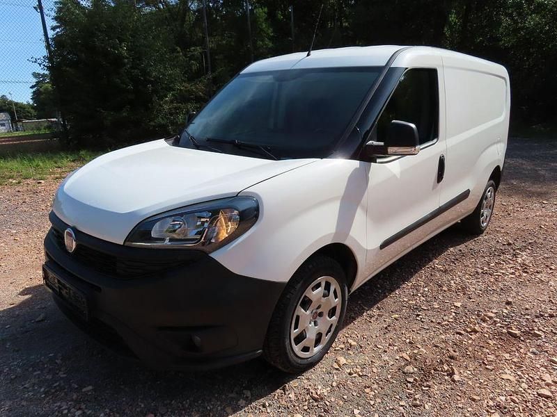 Weiß Gebraucht 2019 Fiat Doblò Van / Kleinbus | 9.900 € (Guter Preis) - Bild 1/4