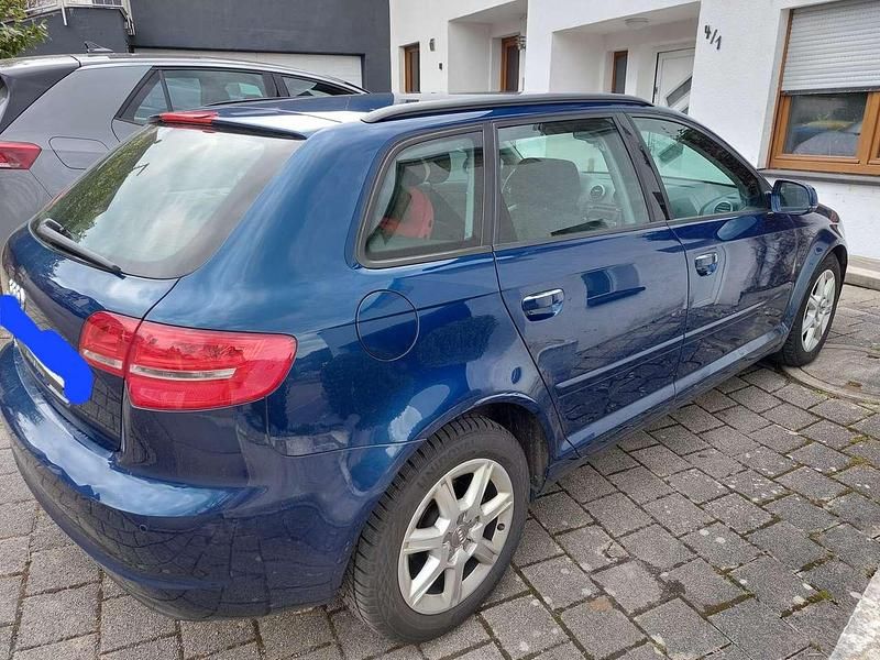 Gebraucht Audi A3 Attraction 105 PS (77 kW) 2013 Blau Kombi